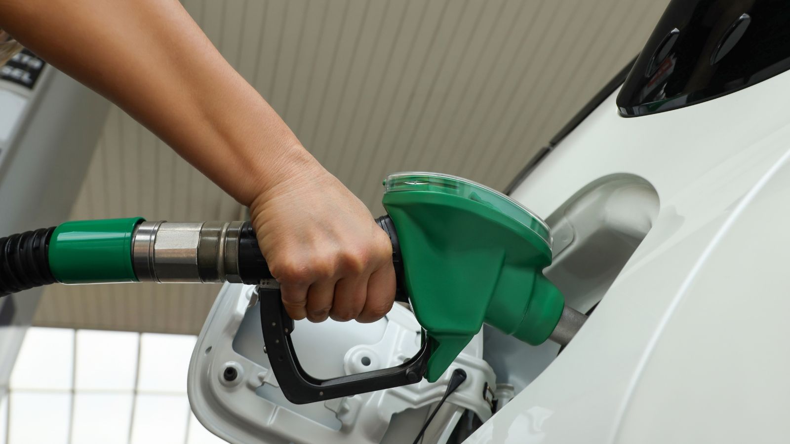 Ceny paliw wystrzeliły, tyle kosztuje litr benzyny w twoim województwie. Rekordziści płacą choćby 30 groszy więcej