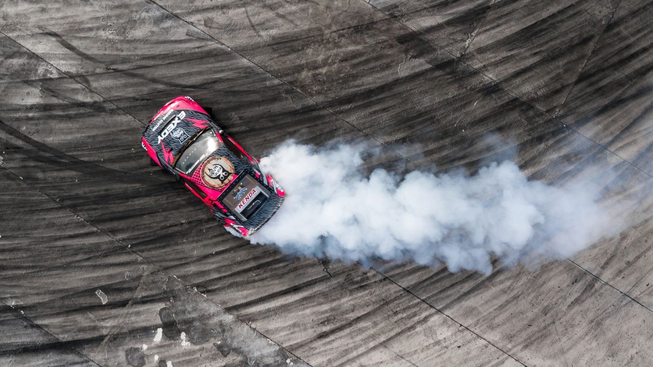 Przekroczysz prędkość, trafisz za kratki. Rząd kręci bat na kierowców, nowe przepisy od 2026 r.