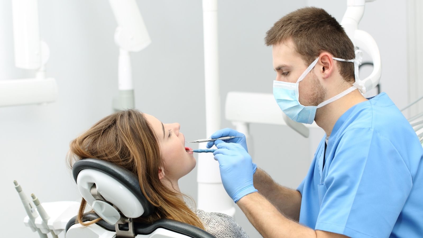 Polacy płacą nawet 600 zł. Mało kto wie, że na NFZ zrobią zupełnie za darmo