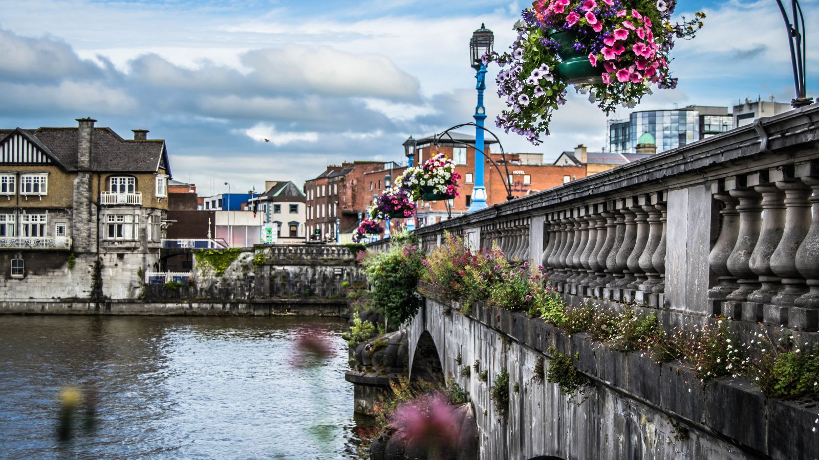 Płacą 355 tys. zł, jeżeli u nich zamieszkasz. Zielona wyspa w Europie szuka nowych mieszkańców