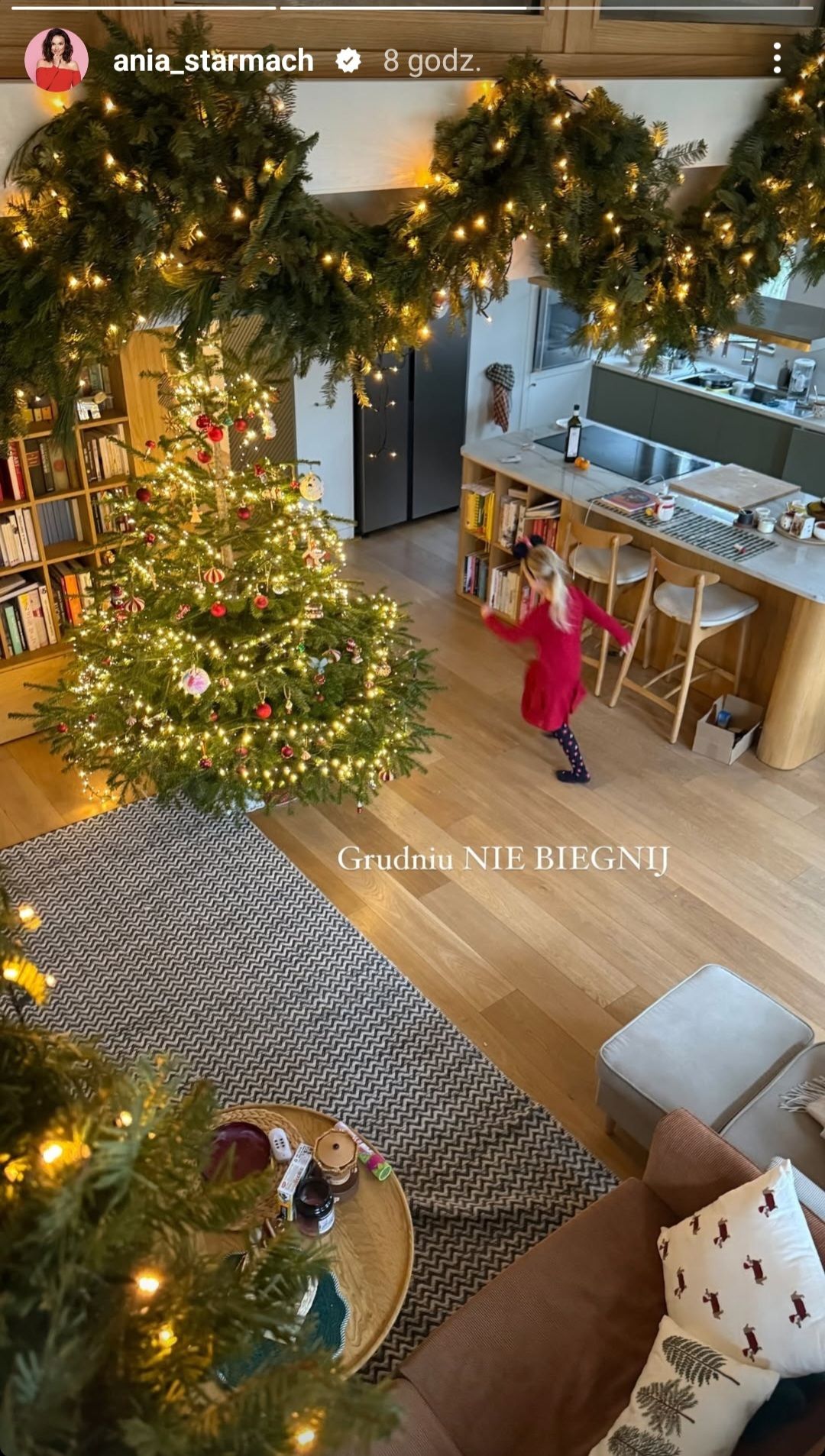 Gwiazdy chwalą się pięknymi choinkami. Wśród drzewek prawdziwe dzieła sztuki