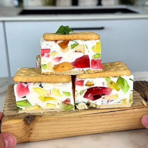 Galaretowiec jak z PRL-u. Szybkie ciasto bez pieczenia