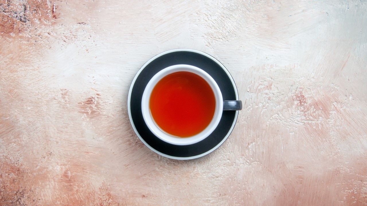 Filiżanka czerwonej herbaty
