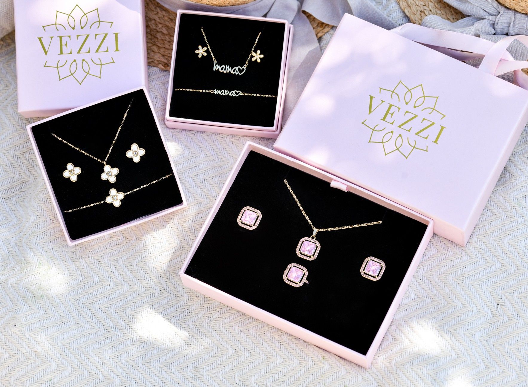 Biżuteria, która mówi: „dziękuję”. Nowości Vezzi na Dzień Matki