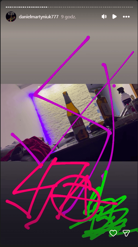 W środku nocy gruchnęły wieści o Martyniuku. Ledwo patrzył na oczy. Wykrzyczał w stronę widzów