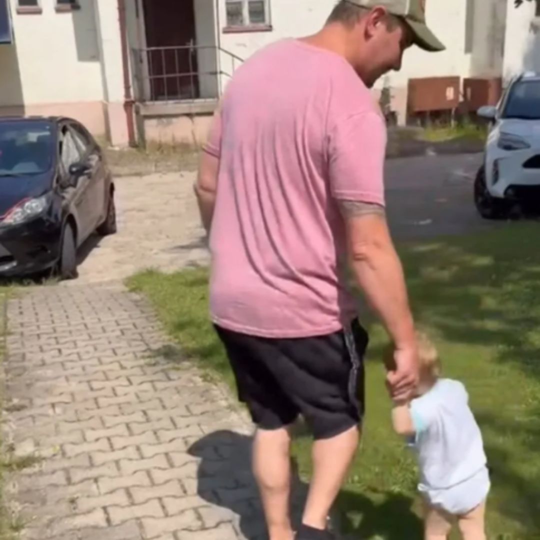 Spacer z dzieckiem, a później? Daniel Martyniuk znowu się odpalił. Krzyczał do kamery