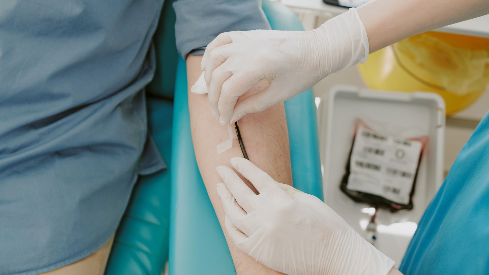 Dodatkowe dni urlopu w 2026 roku. Mężczyźni mogą zyskać 12 dni, kobiety 8. Skąd ta różnica?