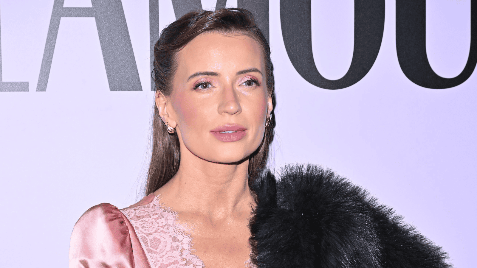 Gwiazda TVN zniknęła ze stacji. Teraz przerwała milczenie