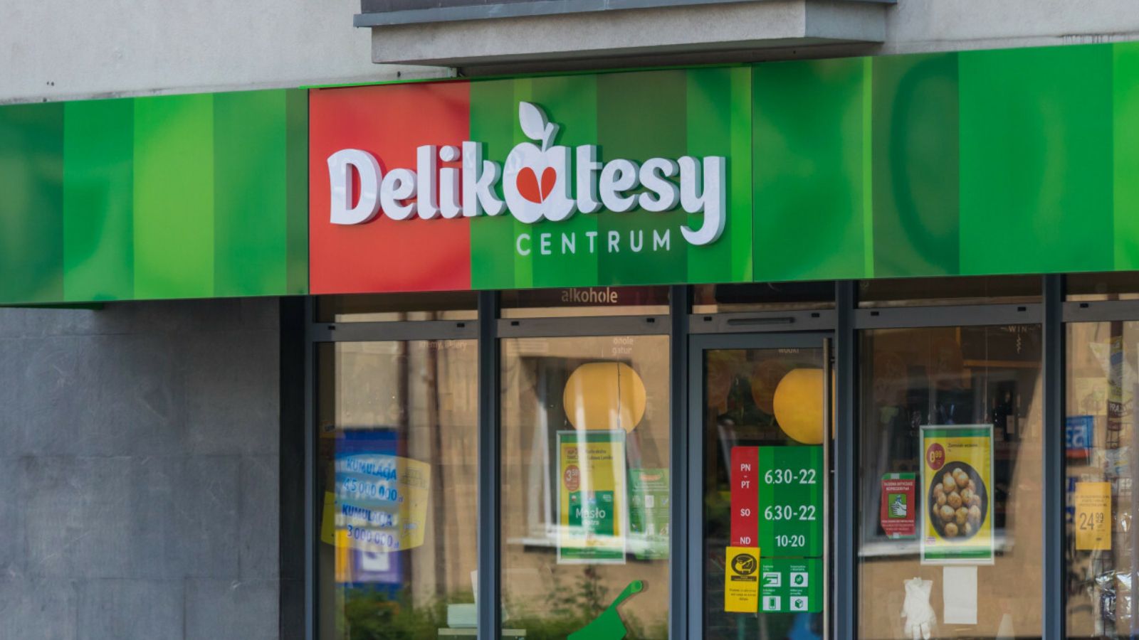 Do zamknięcia 150 sklepów. Polacy uwielbiają robić tam zakupy