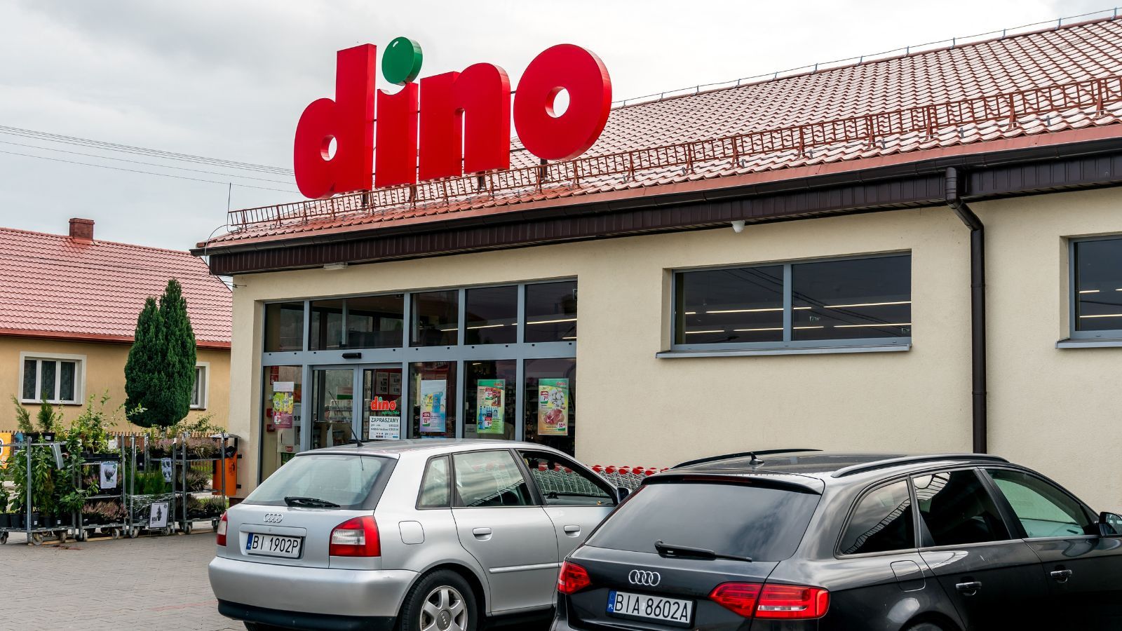 Pokazała rachunek z Dino sprzed 10 lat. Takich cen chleba, wędlin i pomidorów już nie zobaczysz