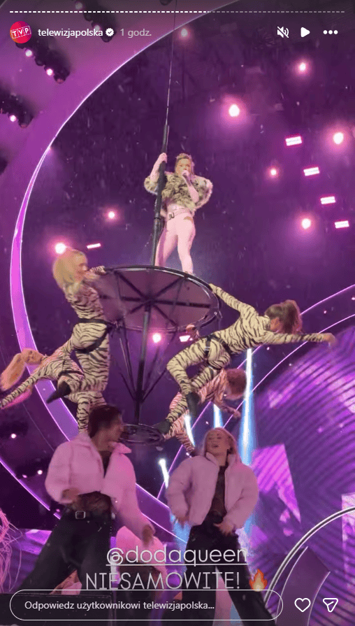 Sylwester z Dwójką 2025. Takie sceny na występie Dody. To na pewno przejdzie do histori.