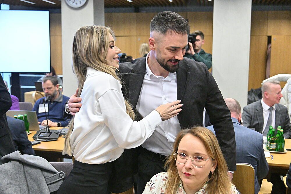 Tak wygląda nowy partner Dody? Została przyłapana z przystojniakiem