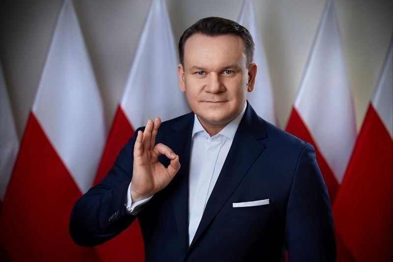 Milioner, który tonie w długach!? To on randkował z Joanną Krupą