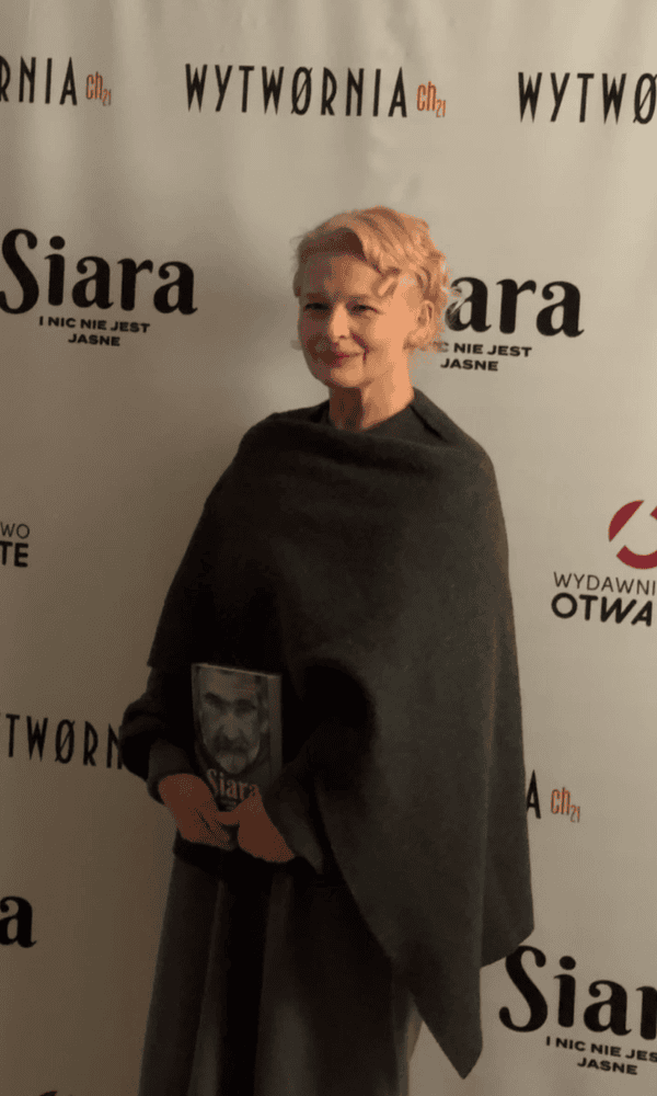 Dawno niewidziany syn Rewińskiego pojawił się na premierze biografii ojca. Ludzie nie mogli uwierzyć