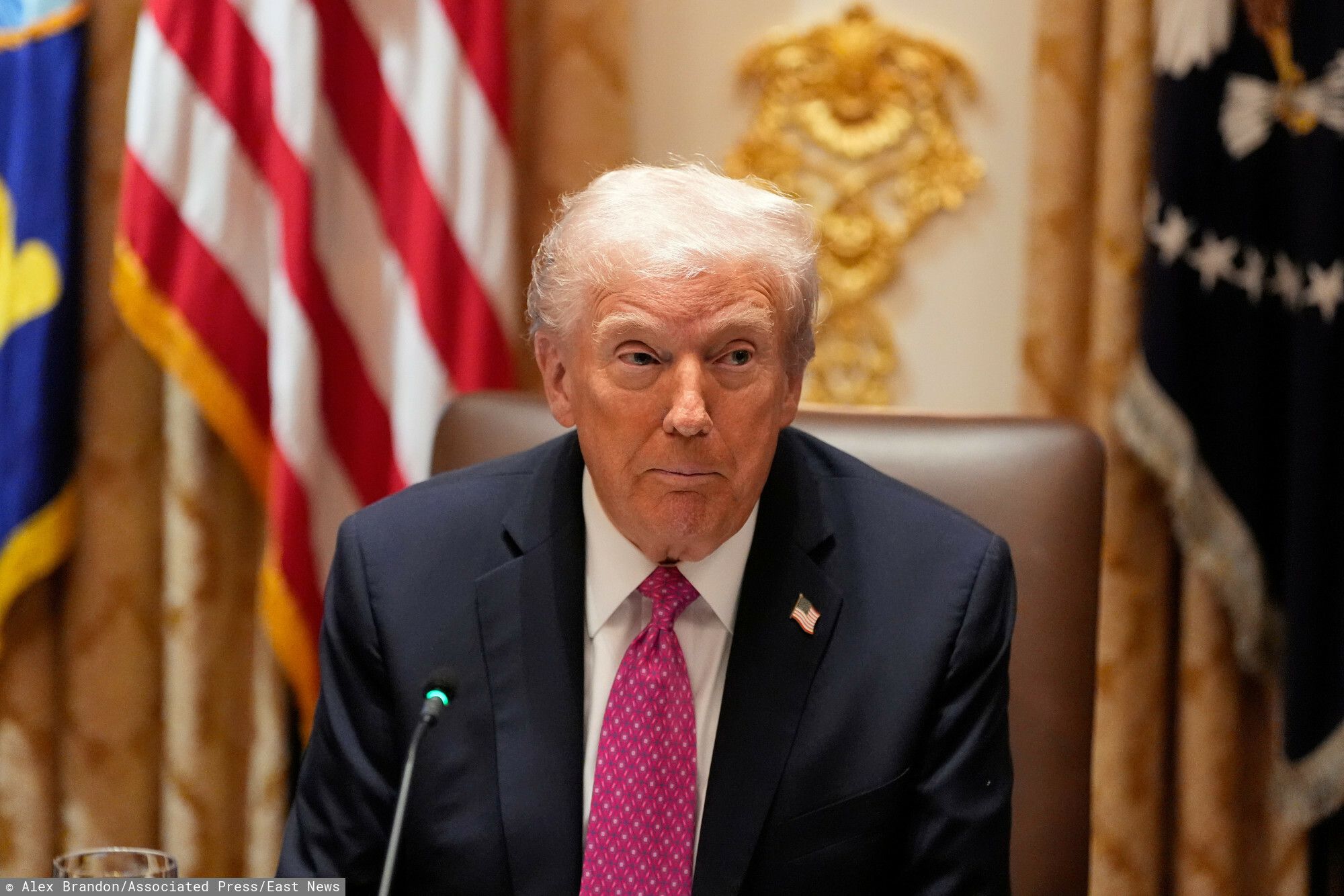 "Potykał się i mamrotał". Szokujące nagranie z Trumpem w sieci