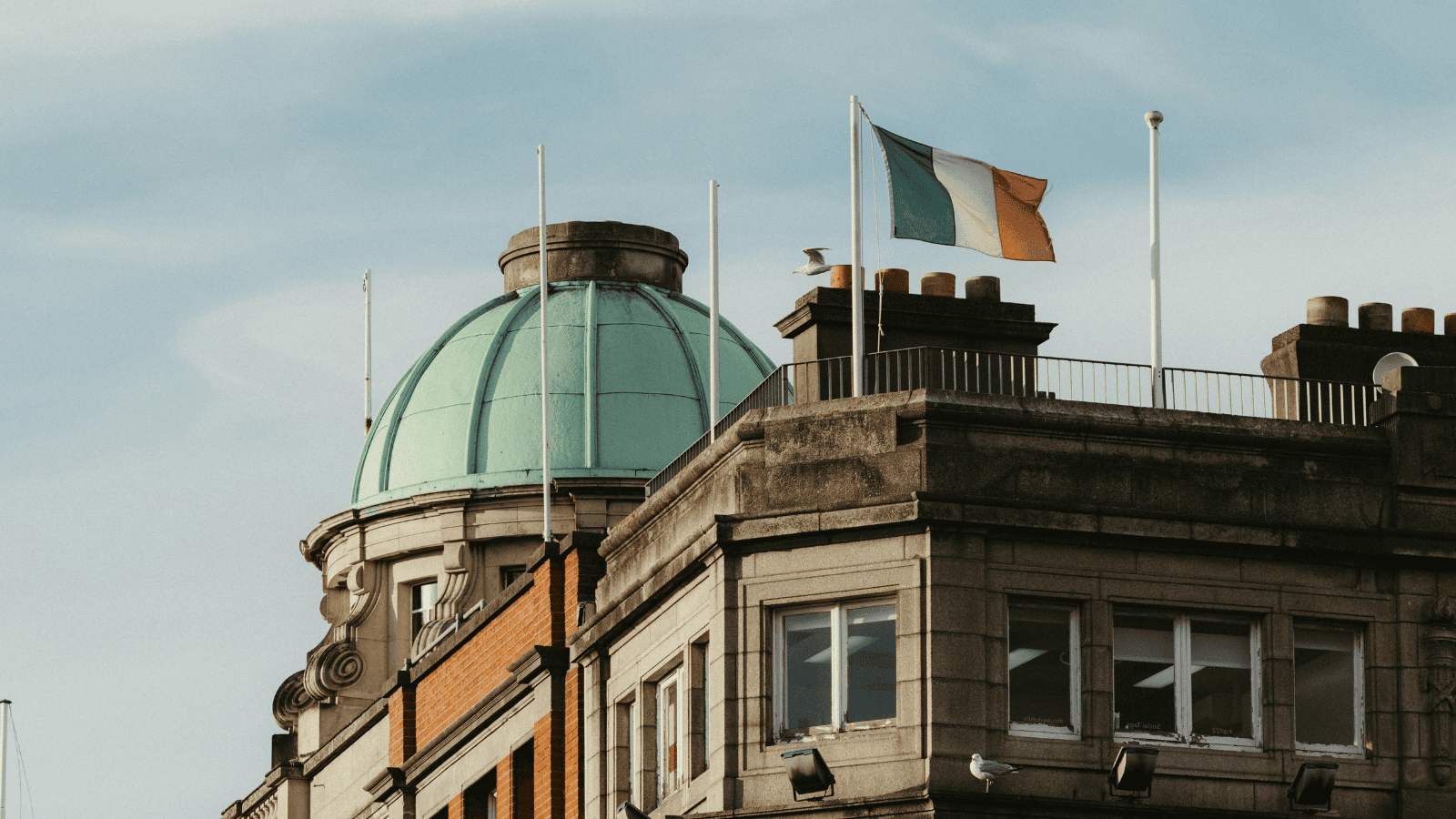 Statek "floty cieni" blisko miejsca lądowania Zełenskiego. "Bardzo niepokojący incydent"