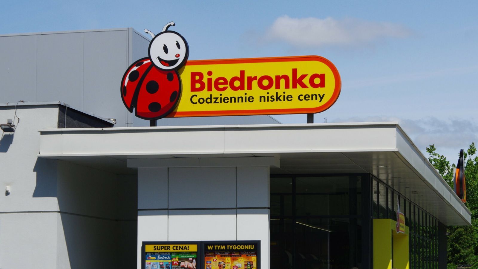 "1+1 gratis" i perfumy już za 5 zł. Polacy rzucili się na kosmetyki z Biedronki, ale są limity