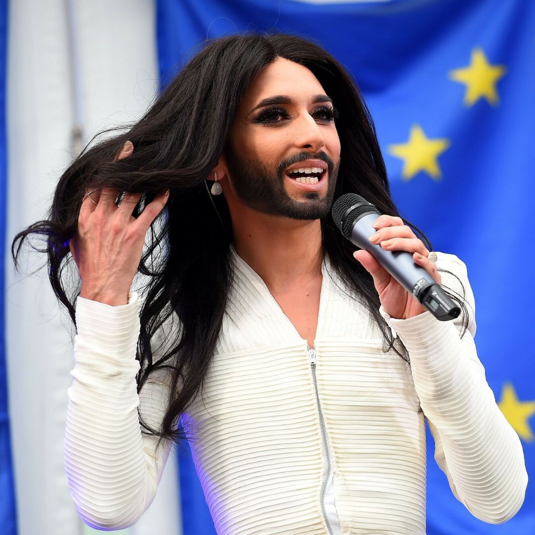 Conchita Wurst na najnowszym nagraniu nie przypomina siebie. Ale przemiana