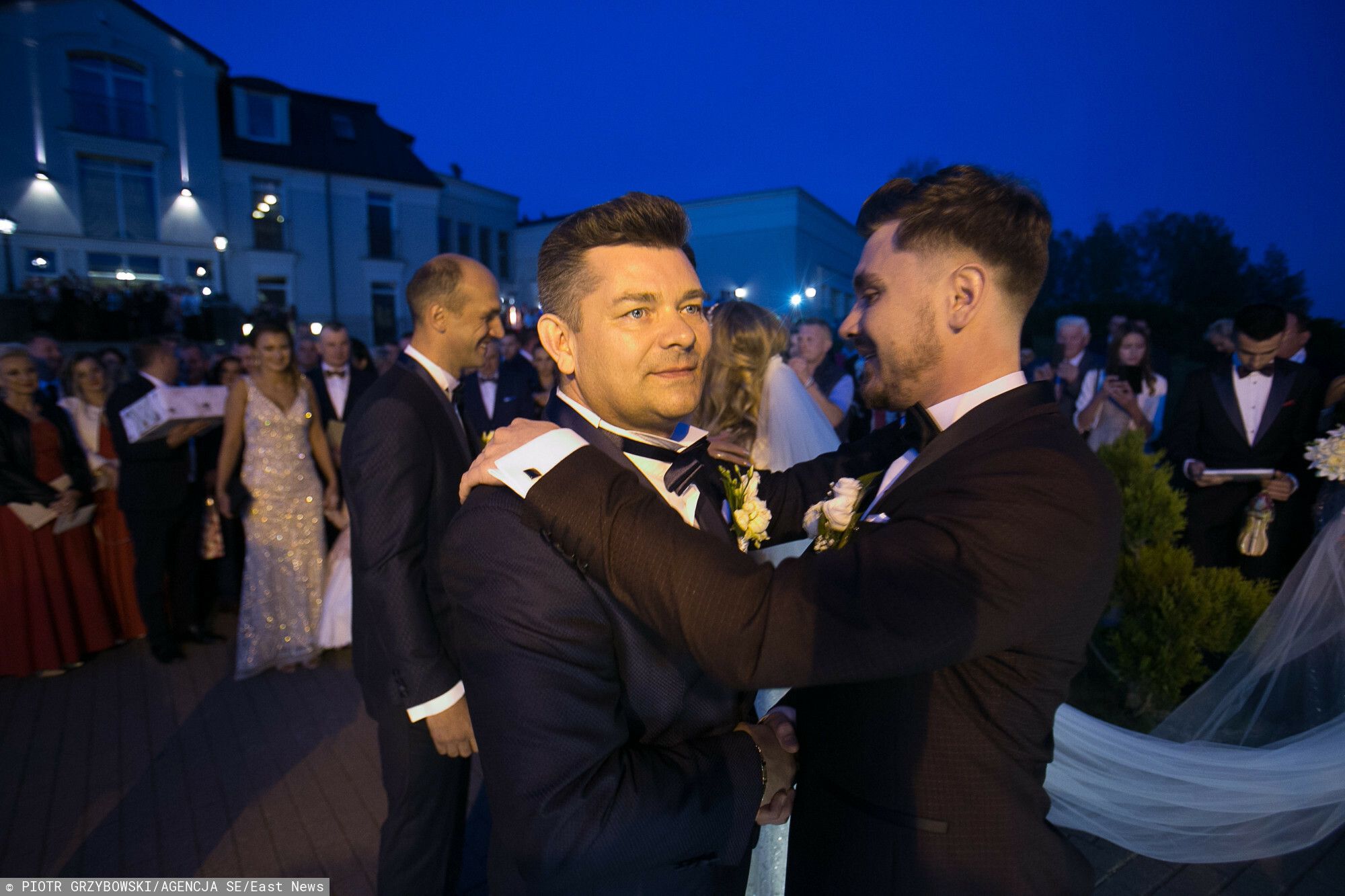 Martyniuk znowu opuścił kraj. Porzucił syna i żonę. Niebywałe, co miało być powodem