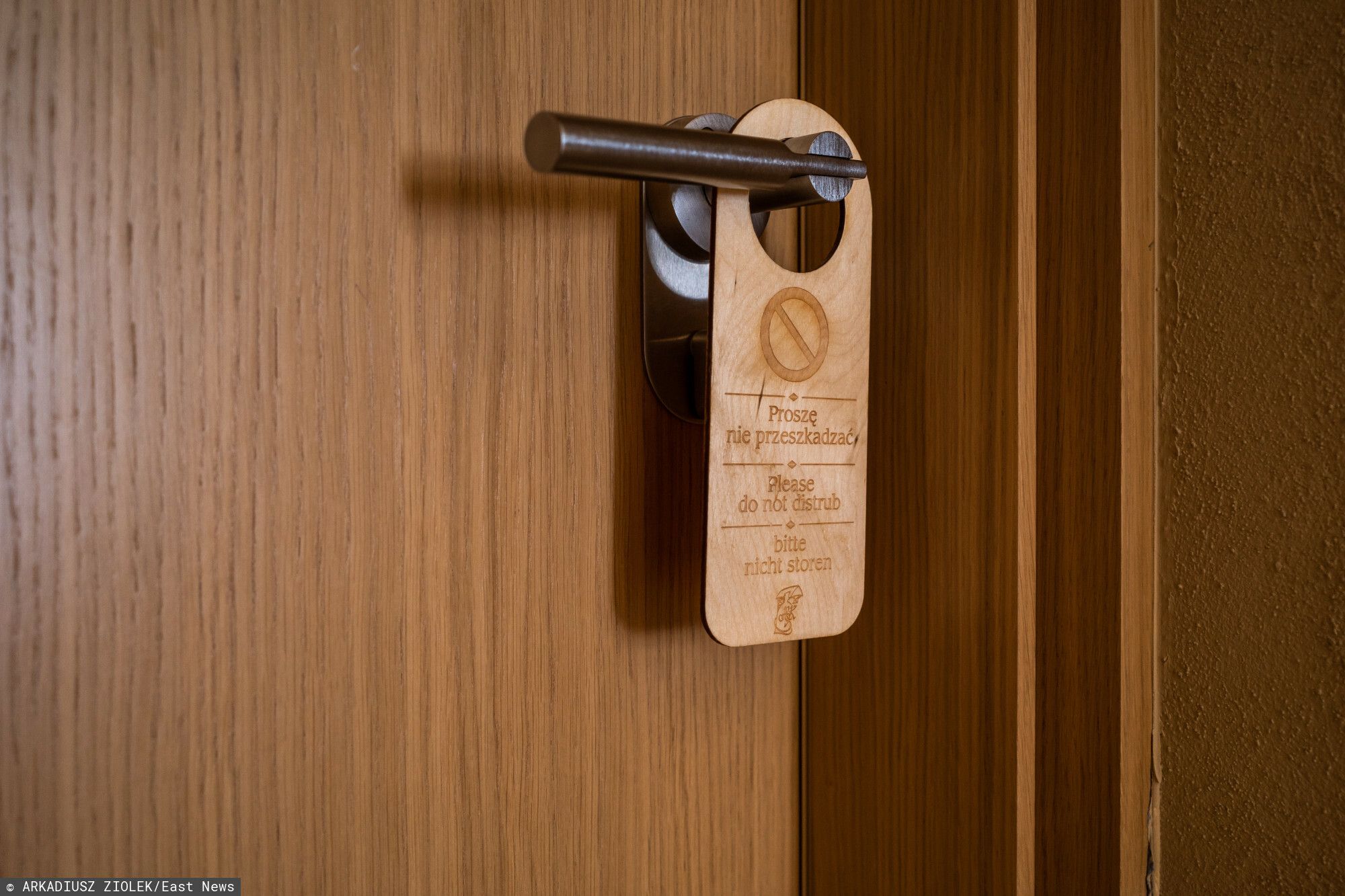 Drzwi w hotelu