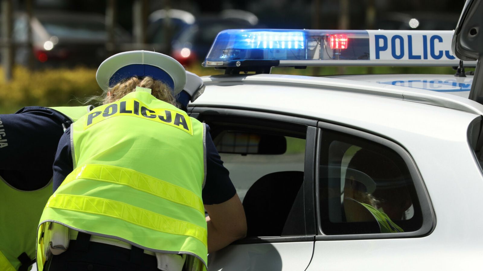 Te roczniki muszą wymienić prawo jazdy. Od tej daty będą nieważne, rząd zapowiedział wyższe opłaty