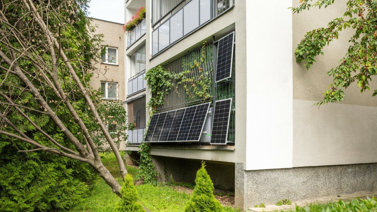 Fotowoltaika na balkonie w bloku. Pokazał rachunek po 3 latach - kwota zwala z nóg