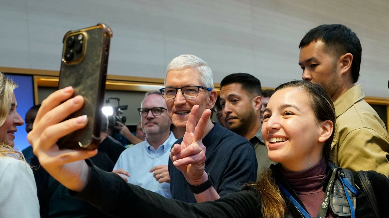 Tim Cook