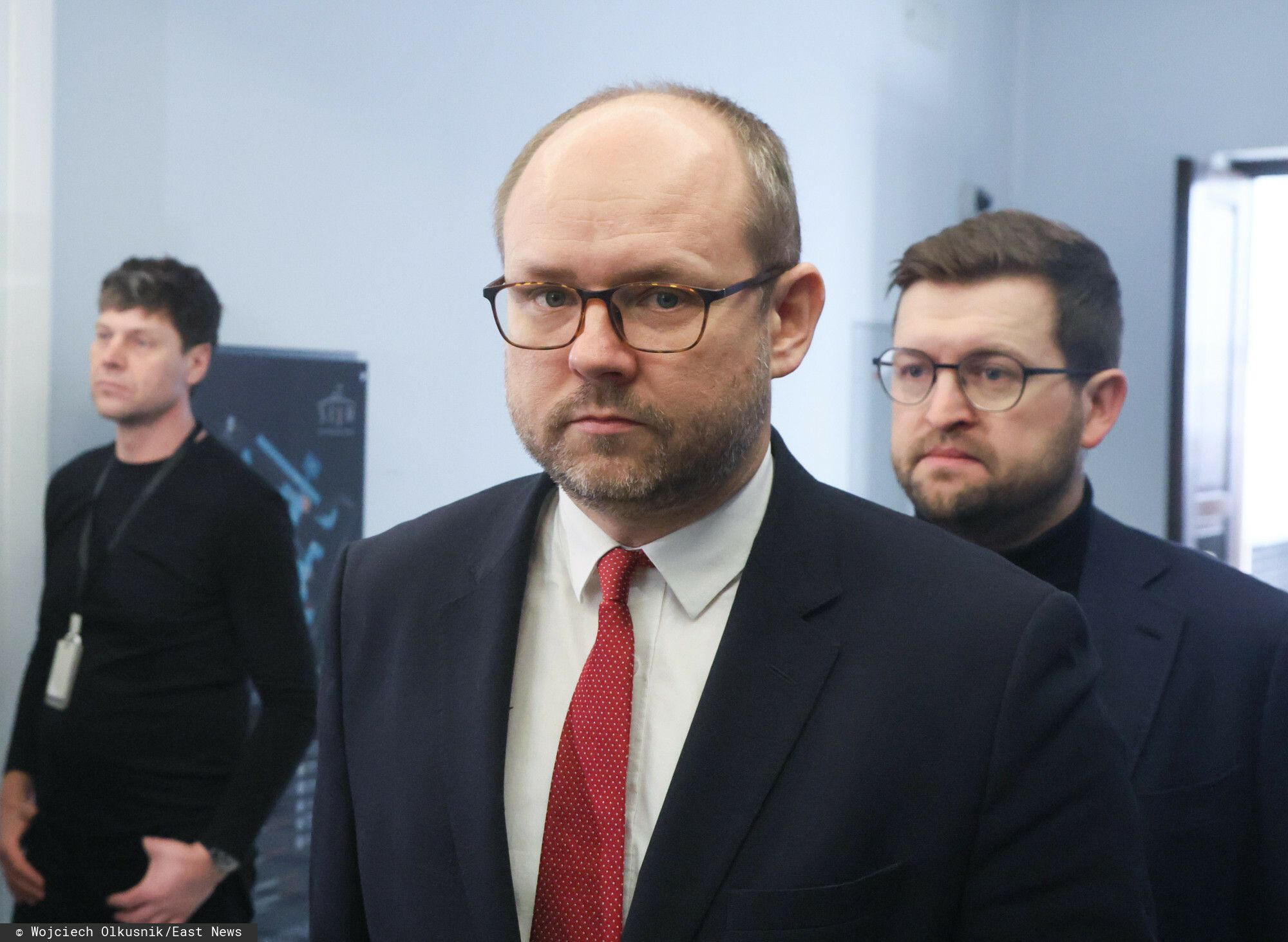 Wiadomo, dlaczego Nawrocki nie spotkał się z Macronem. Jest głos z rządu