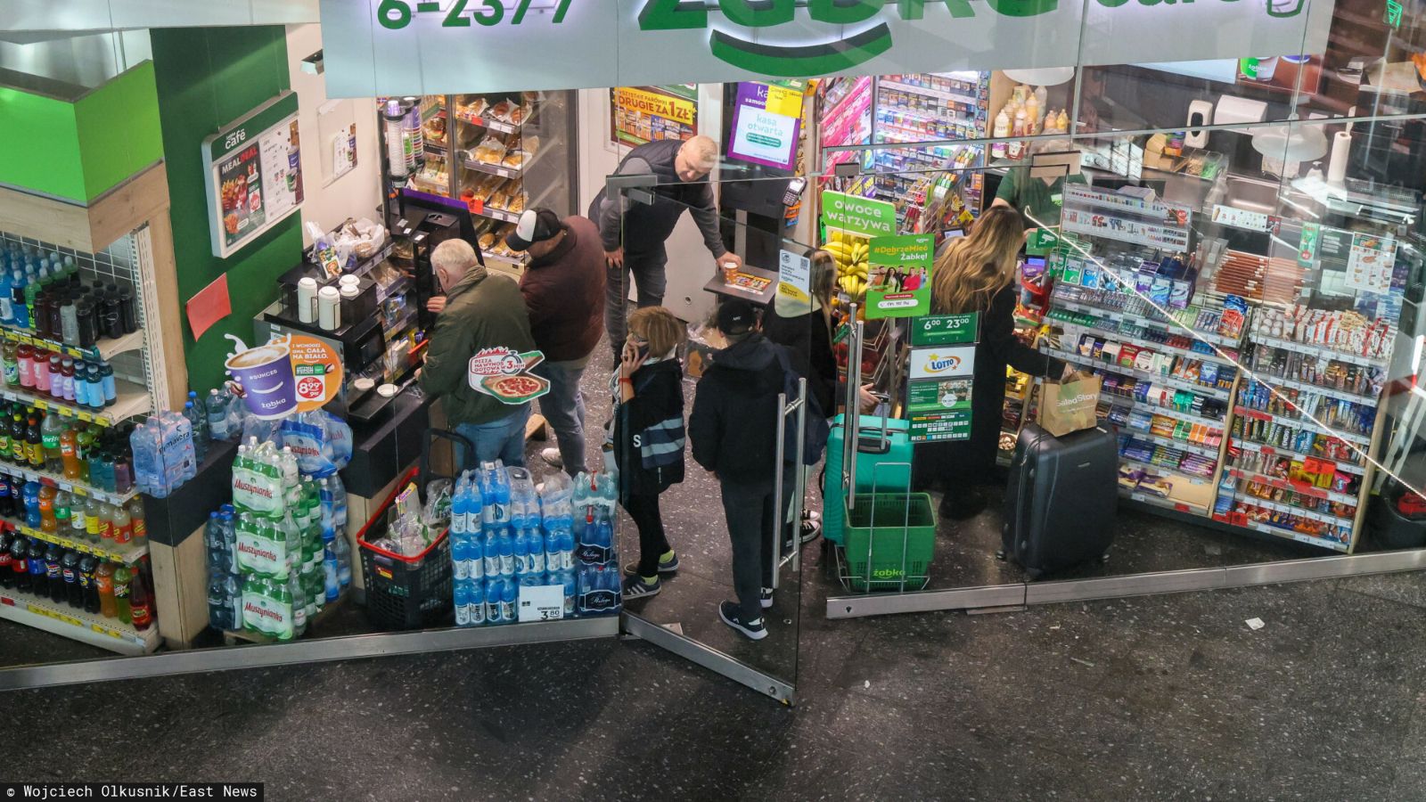 Coś niepokojącego dzieje się w supermarketach w Polsce. Wyprzedaże nie pomogły 