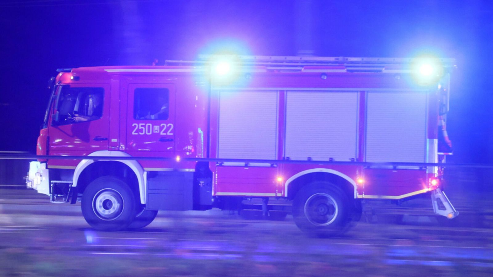 Pożar przy centrum handlowym w Warszawie. Ewakuowano ponad 200 osób