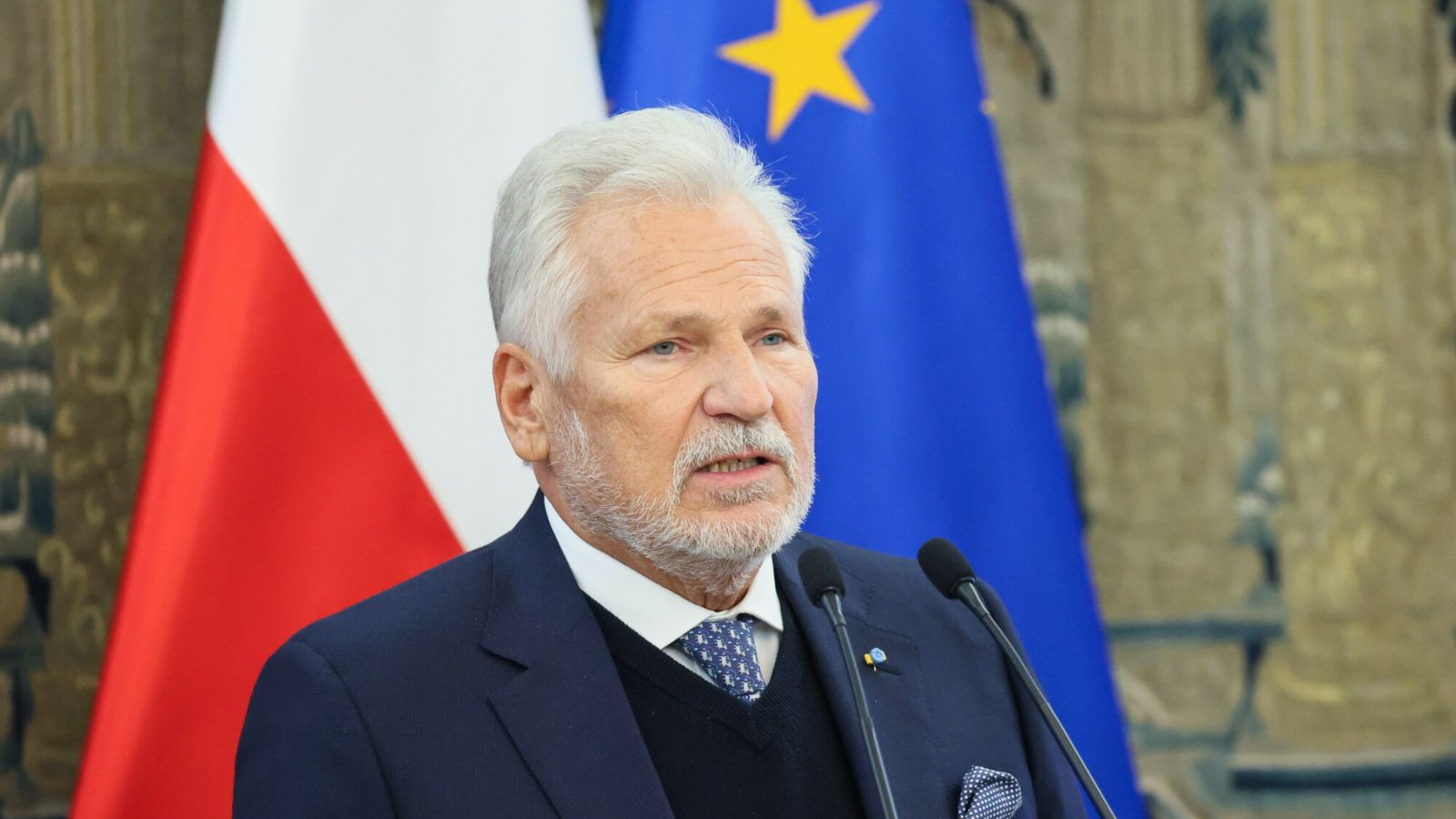 Cała Polska huczy o tym programie. A nagle na scenę wychodzi Kwaśniewski i nie owija w bawełnę