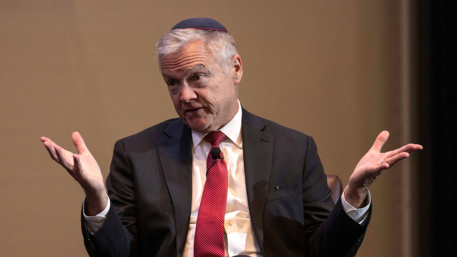 Czarzasty już na "czarnej liście" USA, a nagle pojawia się Leszek Miller i nie owija w bawełnę. Cały kraj o tym huczy