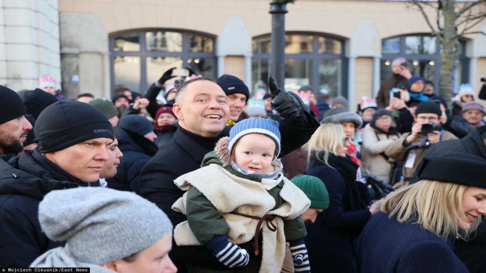 Nawrocki jak Duda. Uchwycono go podczas Orszaku Trzech Króli. Wkroczył w tłum