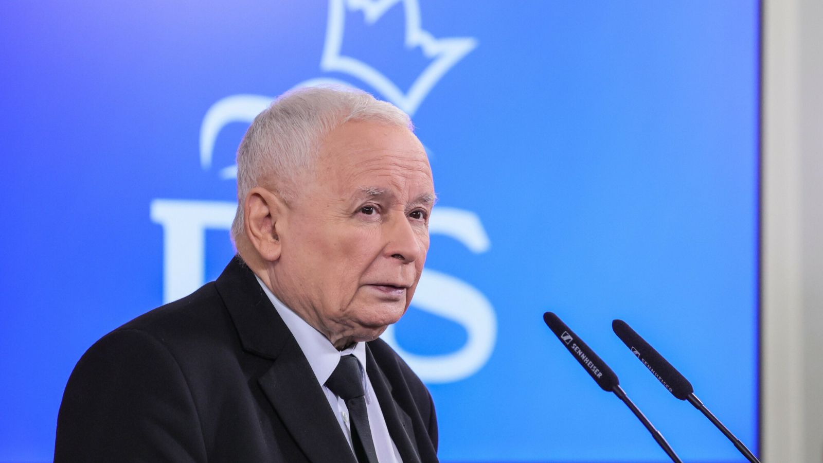 Ledwo ogłosili ws. waloryzacji, a tu coś takiego. Niebywale, ile "na rękę" zyskają Tusk, Kaczyński i Nawrocka