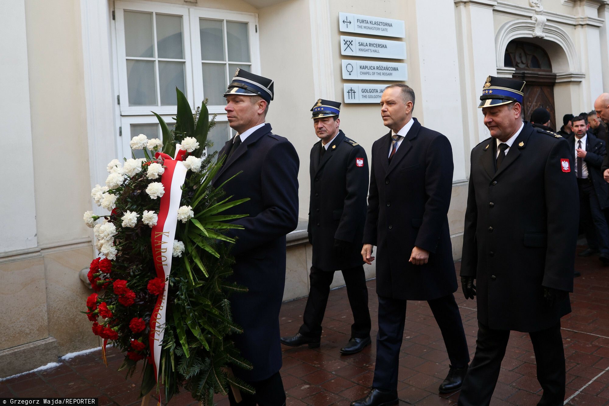Nawrocki przemawiał na Jasnej Górze. Ksiądz nie wytrzymał, ostro uderzył w prezydenta
