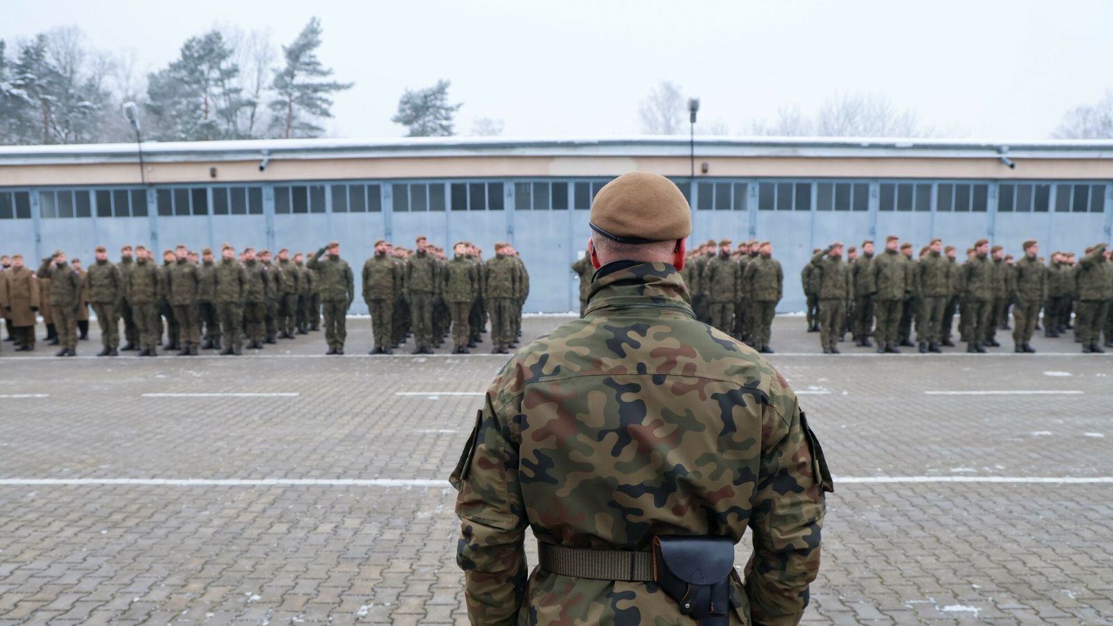Gen. Polko grzmi ws. odśnieżania przez wojsko. "Powinni odmawiać"