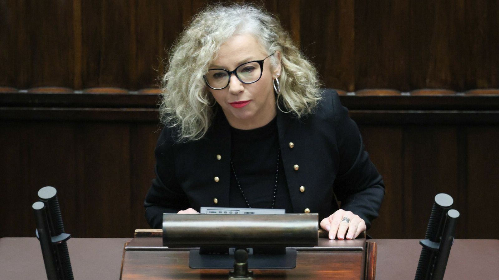 Wyszedł na mównicę i zrobił to na oczach wszystkich. Takich scen dawno nie było