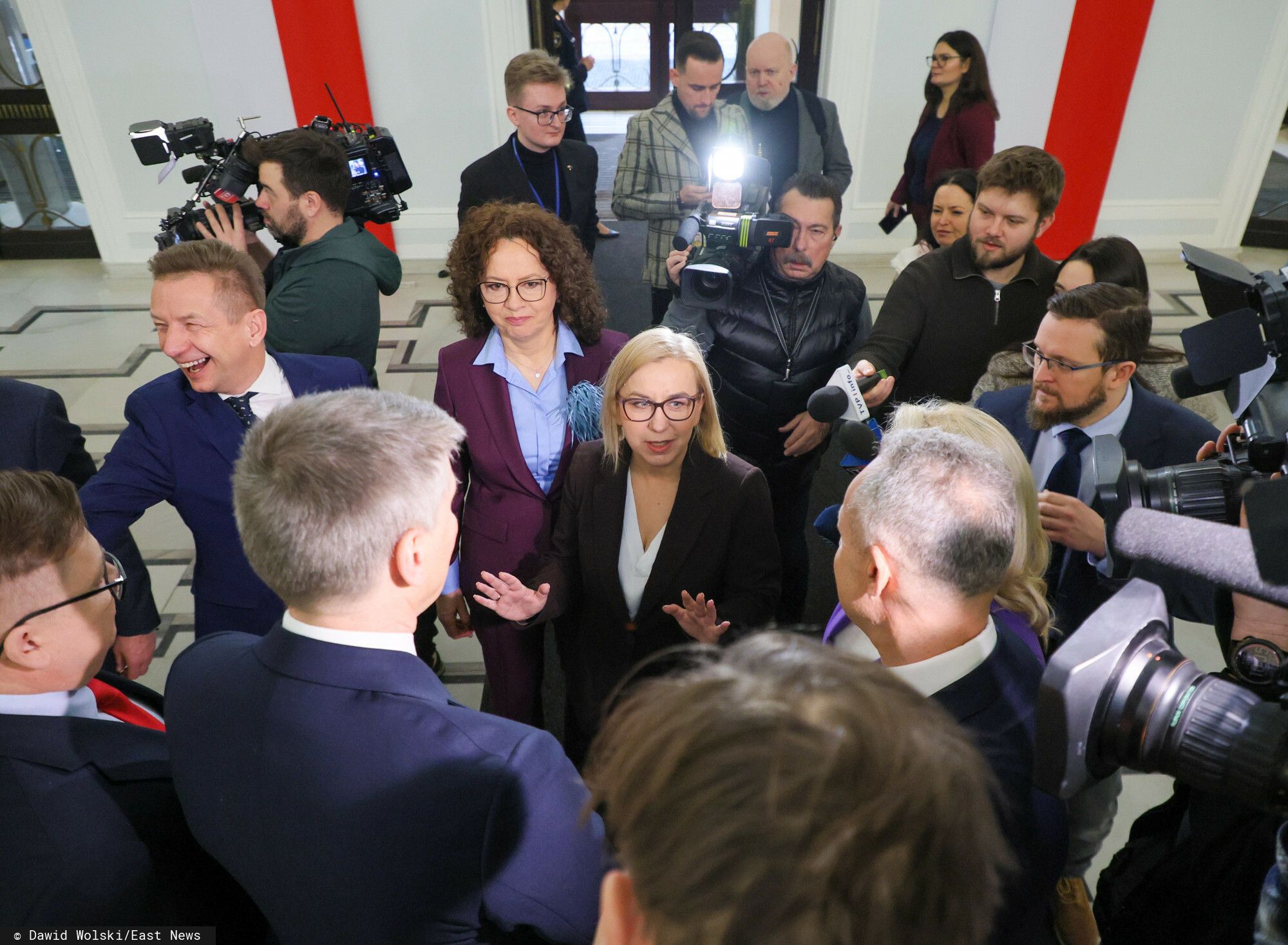 Niespodziewany wstrząs w najnowszym sondażu partyjnym. Takiej sytuacji już dawno nie było