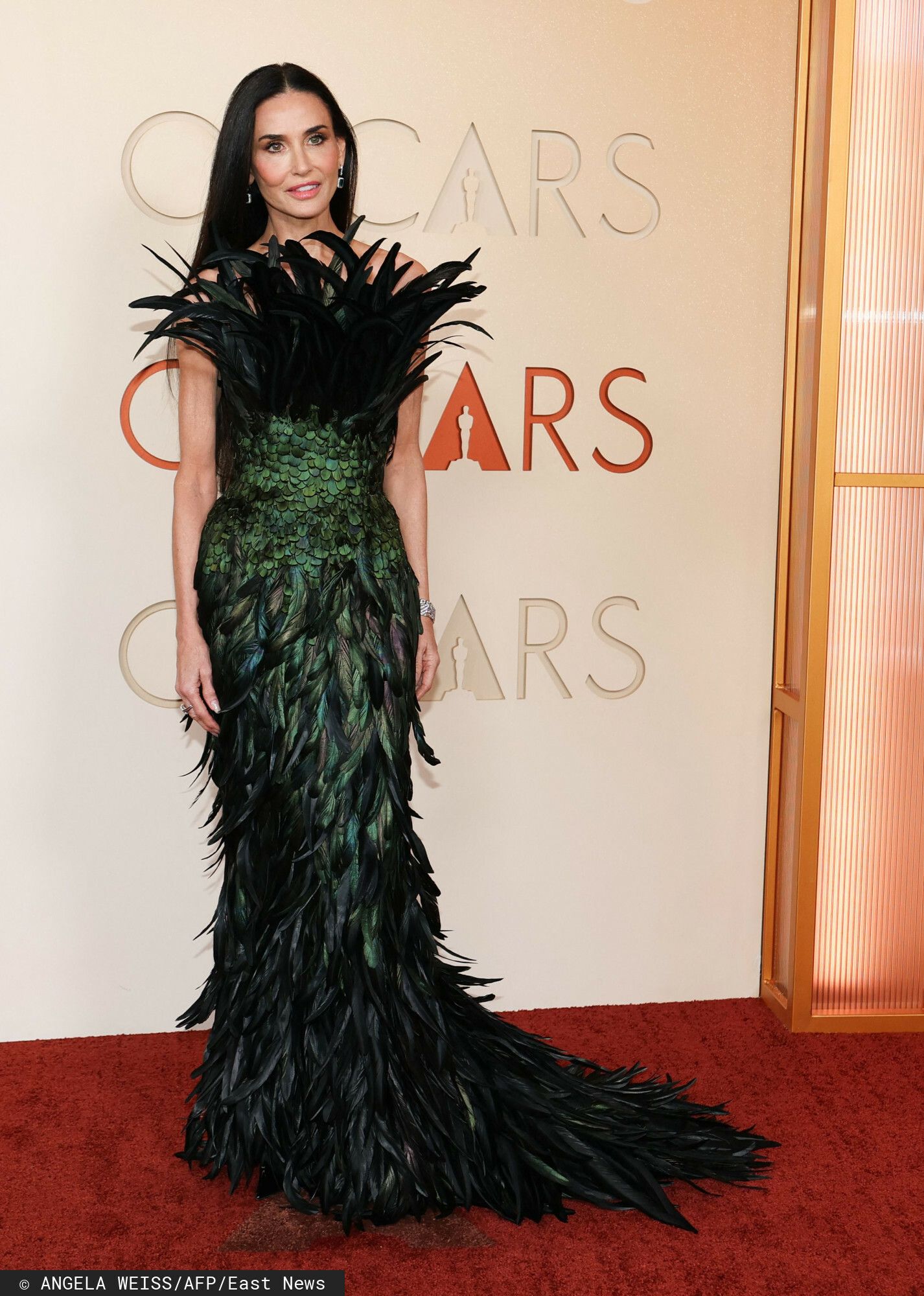 Demmi Moore oczarowała wszystkich tym lookiem na Oscarach. Kreacja zapiera dech