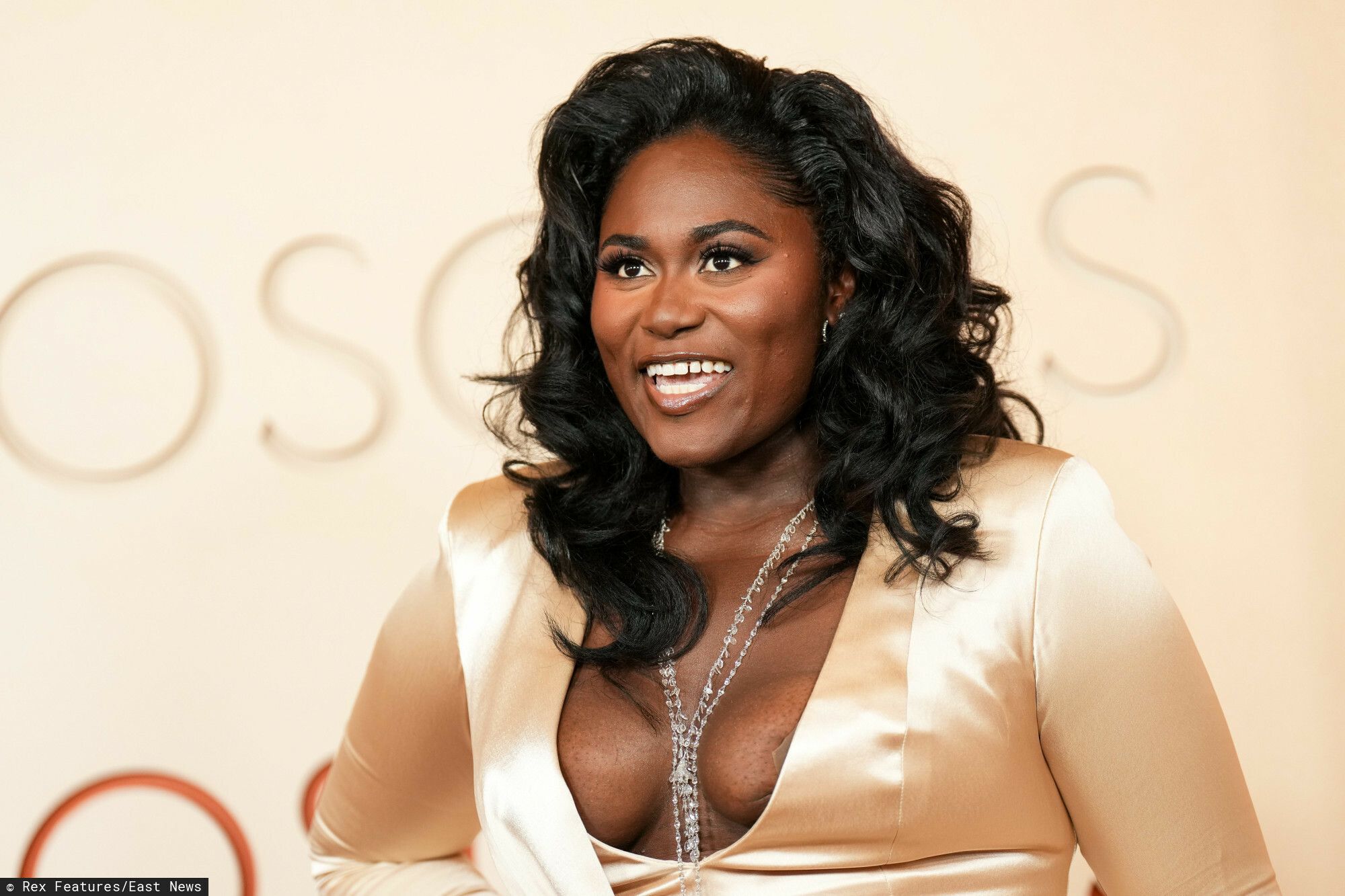 Wpadka na Oscarach. Zdradziła ją sukienka. Ledwo można oderwać wzrok