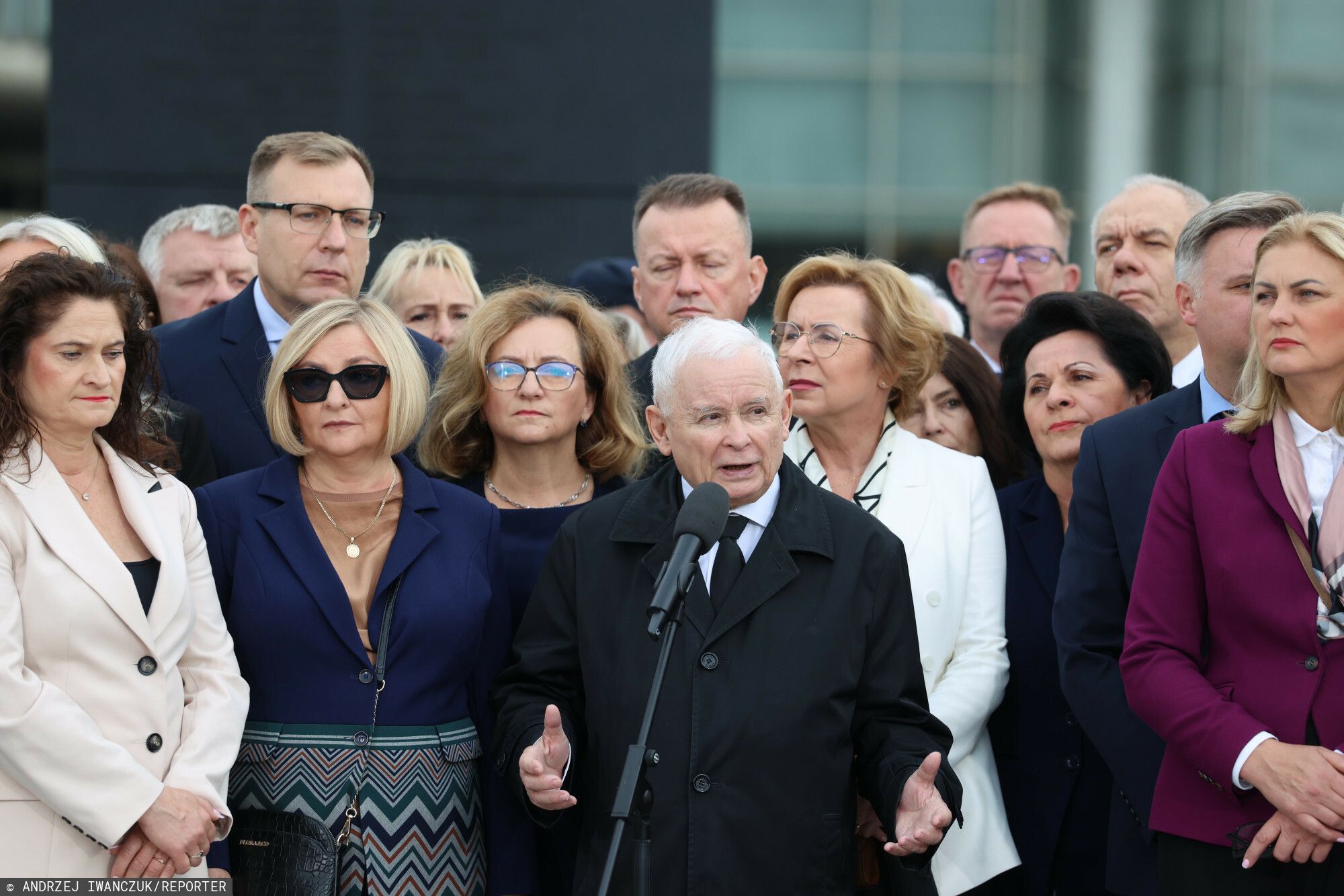 Gorąco pod pomnikiem smoleńskim. Kaczyński uderzył w rząd i protestujących, padły ostre słowa