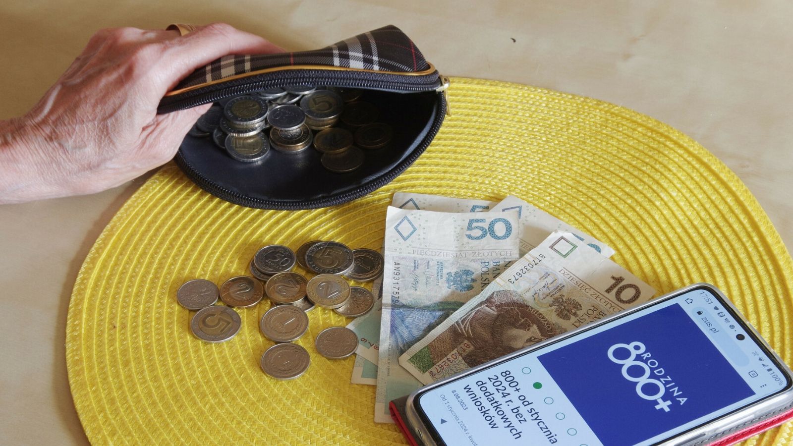 Świadczenie 800 plus do likwidacji? Kontrowersyjna petycja trafiła do Sejmu