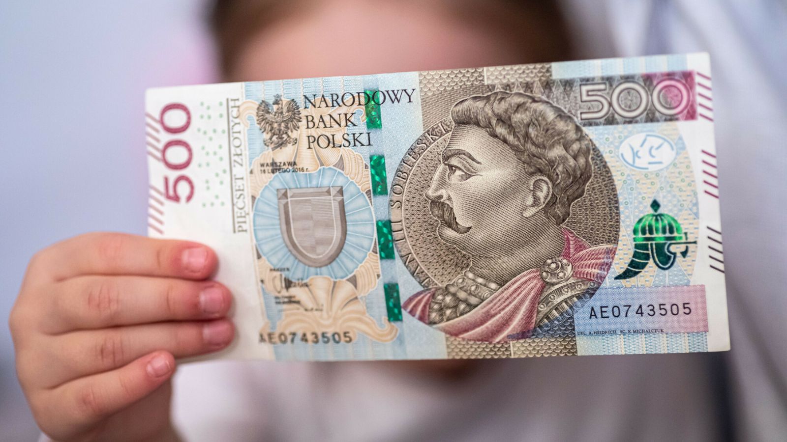 1500 zł na dziecko co miesiąc. Wielu rodziców nie zna tego świadczenia, trzeba spełnić te warunki