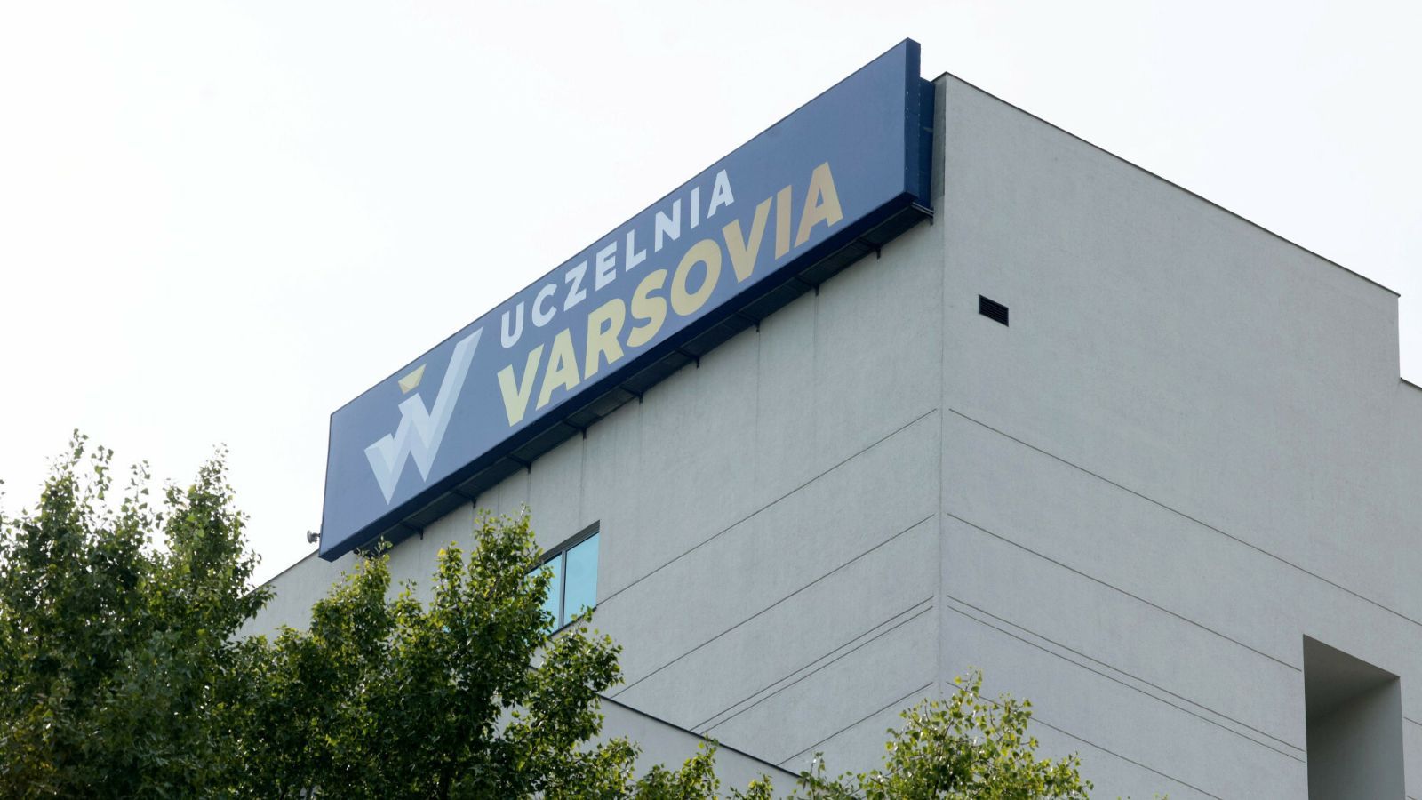 5 osób zamieszanych w aferę Collegium Humanum. Wśród nich nazwiska znane w całej Polsce