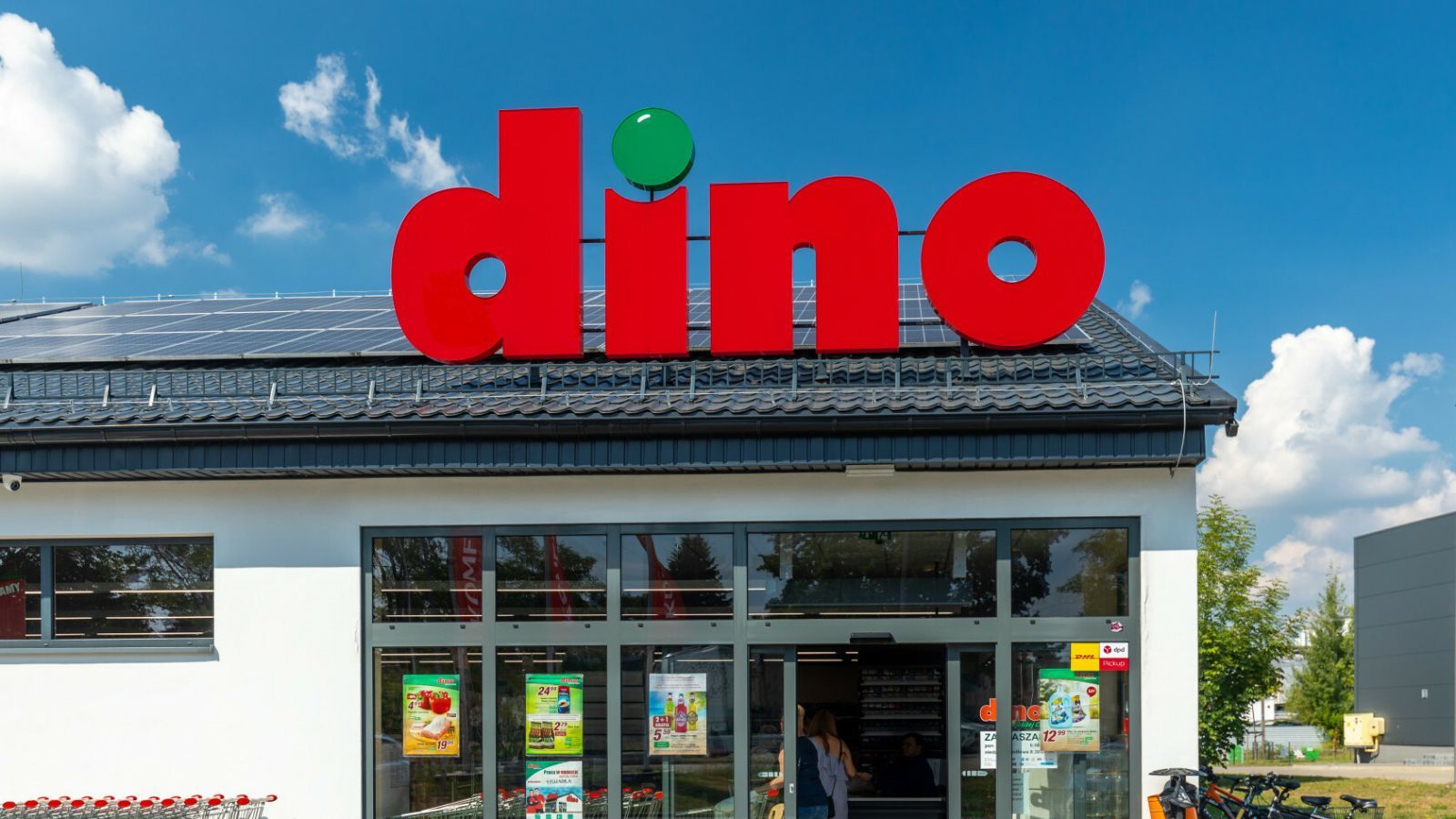 Kontrowersyjny produkt wraca do Dino. Inne sklepy już dawno wycofały go na stałe, sieć tłumaczy się kosztami