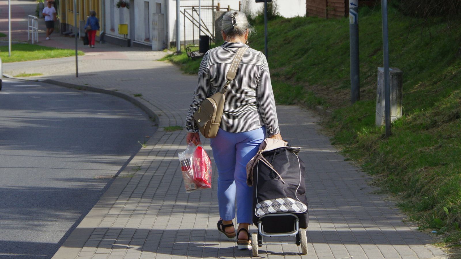 Świadczenie specjalne dla seniorek. Tym kobietom wypłacą choćby ponad 1027,38 zł