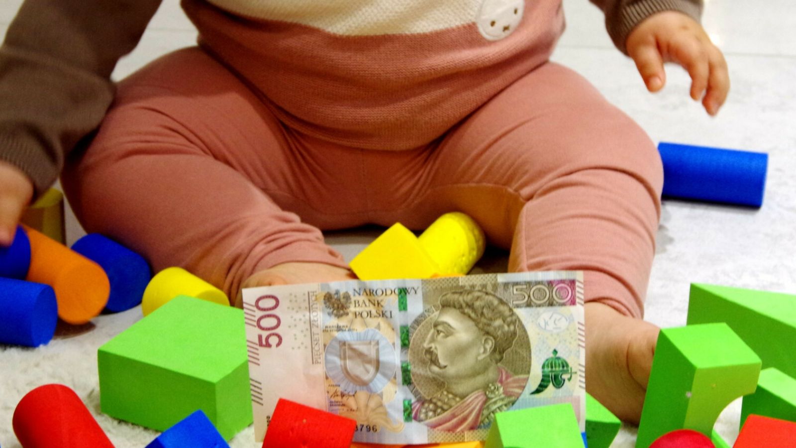 Nowe świadczenie dla rodzin od 1 września. choćby 10 tys. zł "maluszkowego” z budżetu miasta