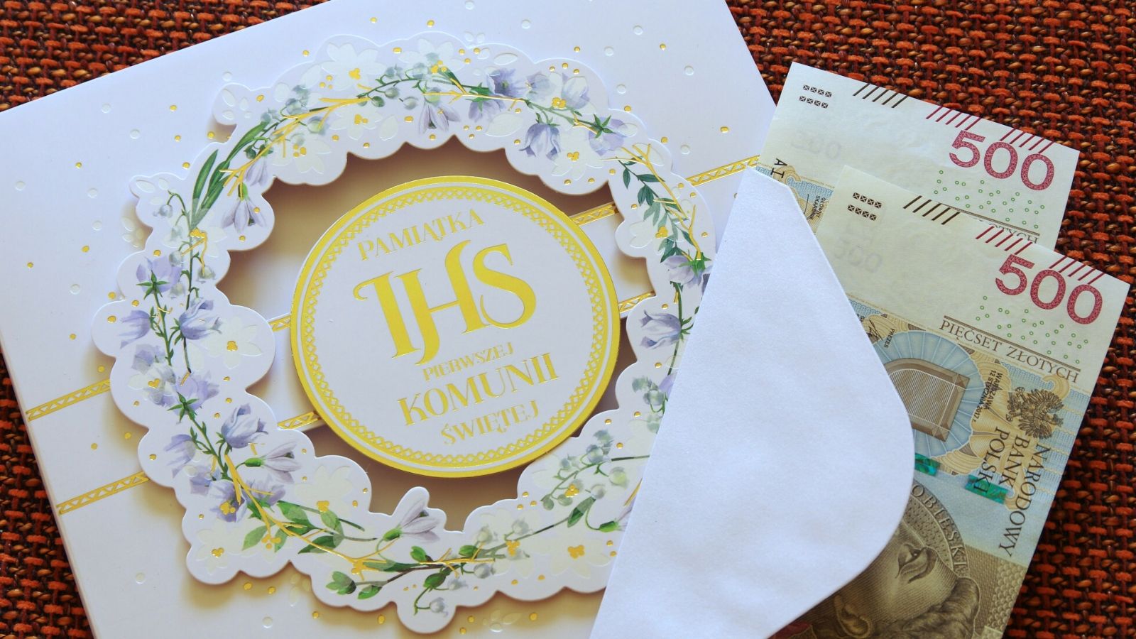 Tyle wypada włożyć do koperty na komunię. "Widełki" w 2026 roku się zmieniły