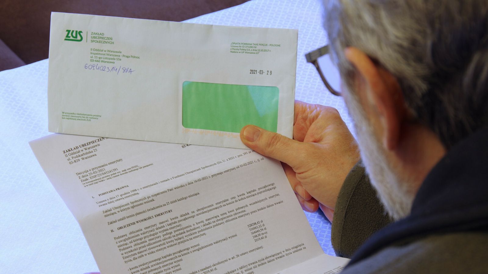 Taką emeryturę dostaje po przepracowaniu 42 lat. Ta kwota to nie żart. "Wystawili mnie do wiatru"