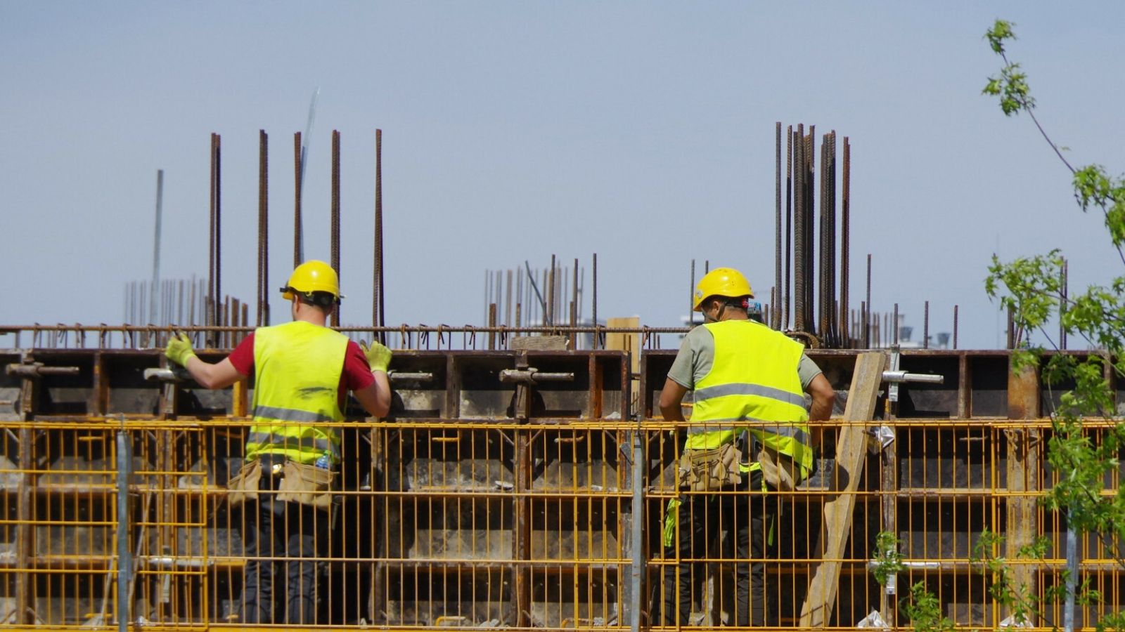 Zarabiają ponad 20 tys. zł miesięcznie, ale chętnych brakuje. W tej branży dyplom nie wystarczy